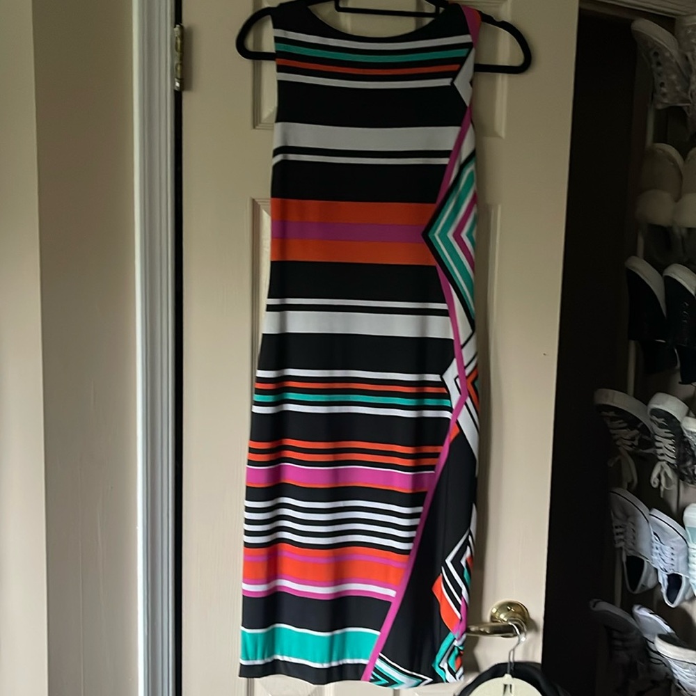 Cachet dress comes right below the knee.